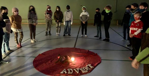 Frühschicht in der Turnhalle der Heilig-Geist-Schule. Foto: S. Lange-Glandorf