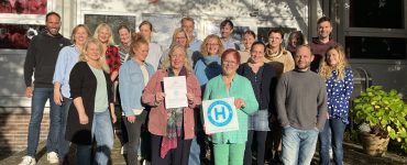 Anfang November 2025 wurde der Heilig-Geist-Schule Osnabrück das Gütesiegel „SAGE HALT – FINDE HALT“ durch die Schulstiftung Osnabrück verliehen.